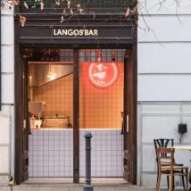 由Grau Architects设计的街头小吃店