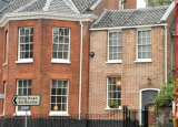四居室的联排别墅已经在诺里奇的布拉孔代尔出售指导价为595000英镑