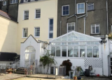 威尔士豪华酒店拥有壮丽景色设有40间客房和一个游泳池售价125万英镑