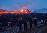 冰岛正在喷发的火山正在出售并已提出要约