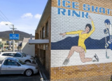 为了避免塔斯马尼亚唯一的溜冰场被重建人们正在开展一项越来越多的运动
