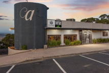 标志性Arthurs酒店拥有整个莫宁顿半岛最令人难以置信的景色已经上市
