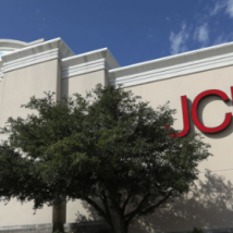 JCPenney仍然没有总部但它在商场里凑合