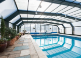 带游泳池的潜在度假村以135万英镑出售