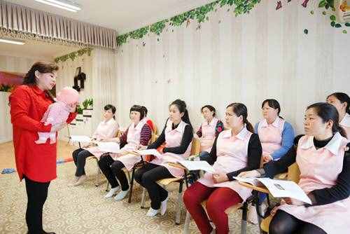 学月嫂怎么选择，有哪些靠谱的月嫂培训机构？