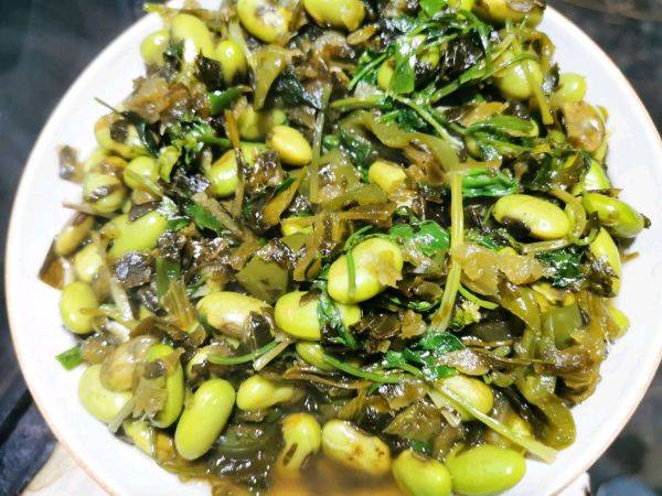 零失败咸菜炒毛豆，大厨原来这么好当