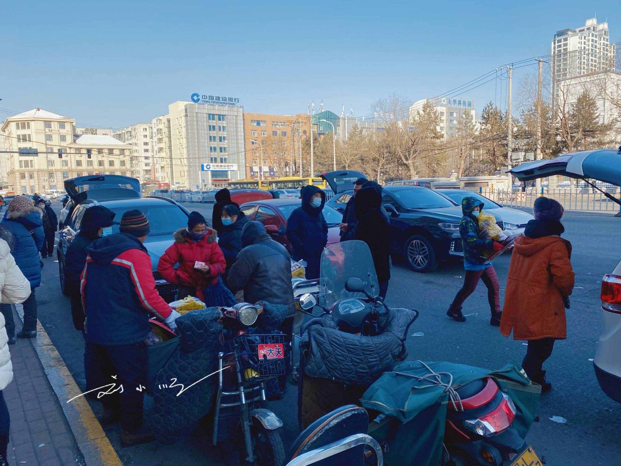 不设网购，不开分店，哈尔滨“最豪横”红肠店，排队都未必买得到