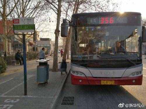 公交车熄火等红灯是怎么回事？公交车熄火等红灯事件详情