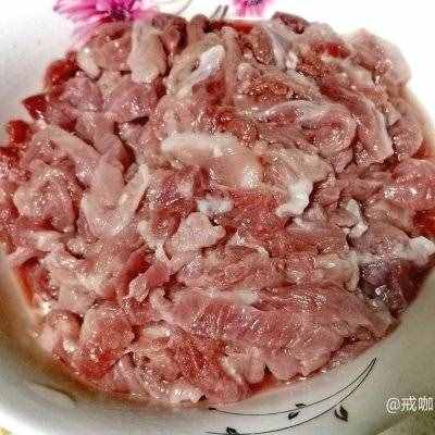 在家不知道吃什么，吃莲藕炒肉丝就对了