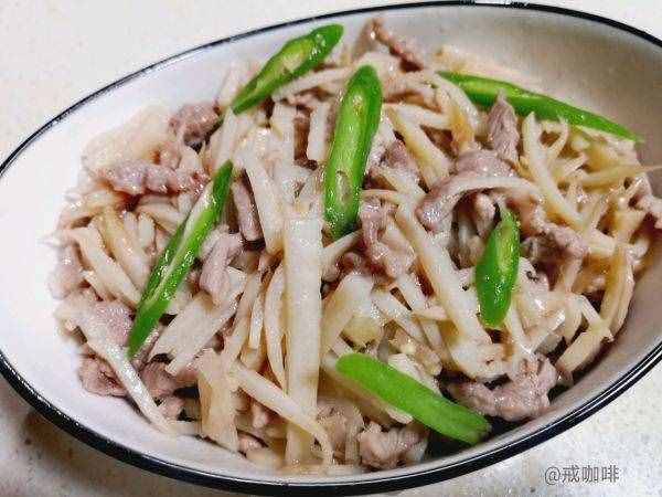 在家不知道吃什么，吃莲藕炒肉丝就对了