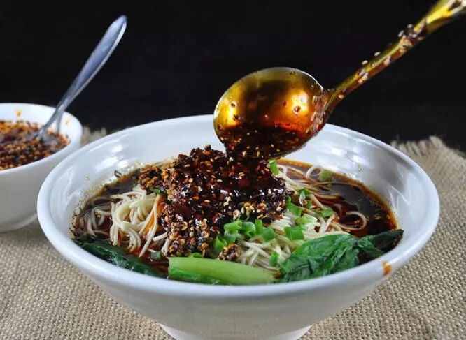 来重庆旅游不可不吃的十大美食，看完记得把口水擦干净