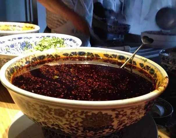 来重庆旅游不可不吃的十大美食，看完记得把口水擦干净