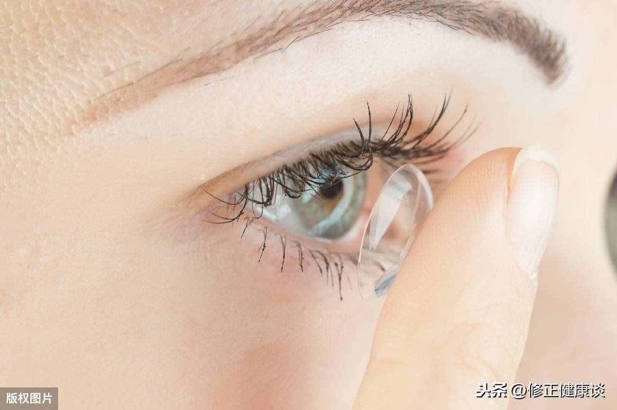 近视的人，经常戴眼镜让眼睛变形了，怎么办