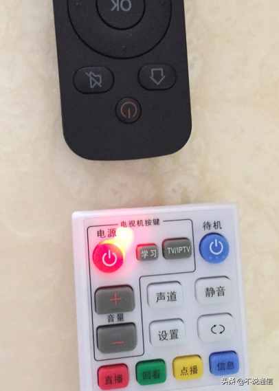 机顶盒遥控器简单设置即可控制电视机，老年人可能需要用到