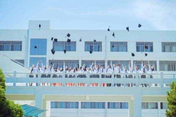 关于进一步做好2020年上半年毕业研究生学位授予工作的通知