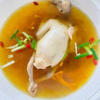 用这个技巧做虫草花鸽子汤，味道好吃极了
