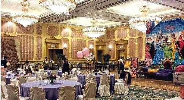 孙红雷给女儿办温馨百日宴，网友：长见识了！