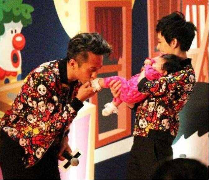 孙红雷给女儿办温馨百日宴，网友：长见识了！