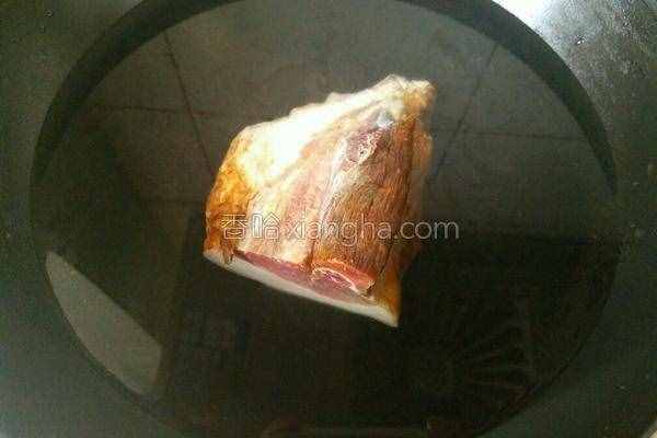 腊肉别再蒸着吃，4款家常做法简单又美味，好吃的不要不要的！