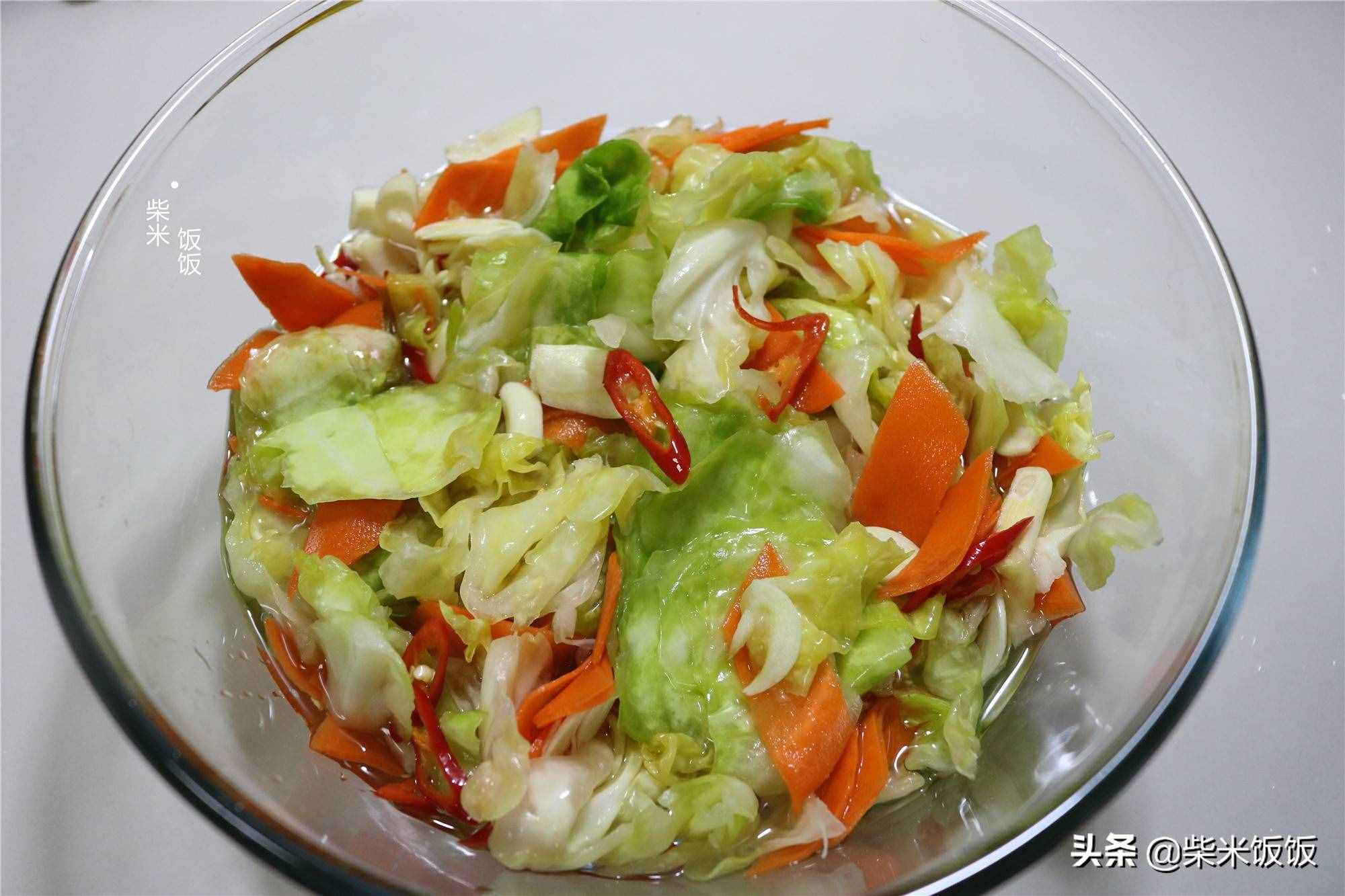 家常泡菜做法，方法简单，晚上做早上就能吃，爽脆又开胃