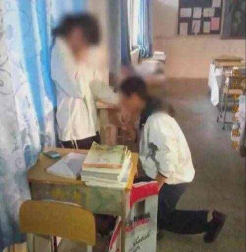 中学生平安夜教室拥吻 网友：画面太美我不敢看