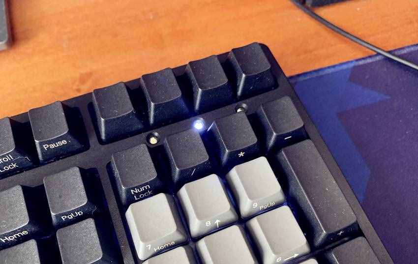 电脑显示器黑屏了怎么办？学会这几招你也是电脑老司机