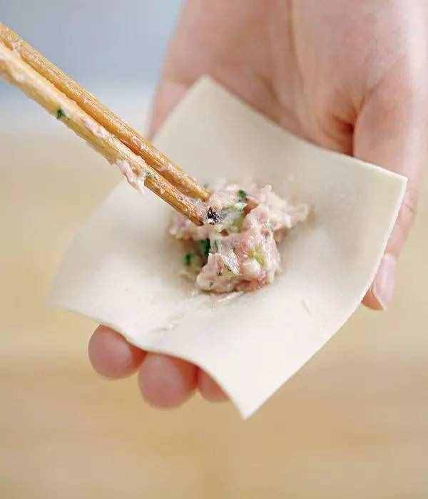 手把手教你包馄饨 每个步骤都配高清图 别再说你学不会了
