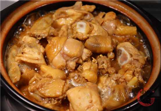 炖鸡肉最忌直接焯水，教你正确做法，鸡肉鲜香嫩滑无腥味，超下饭