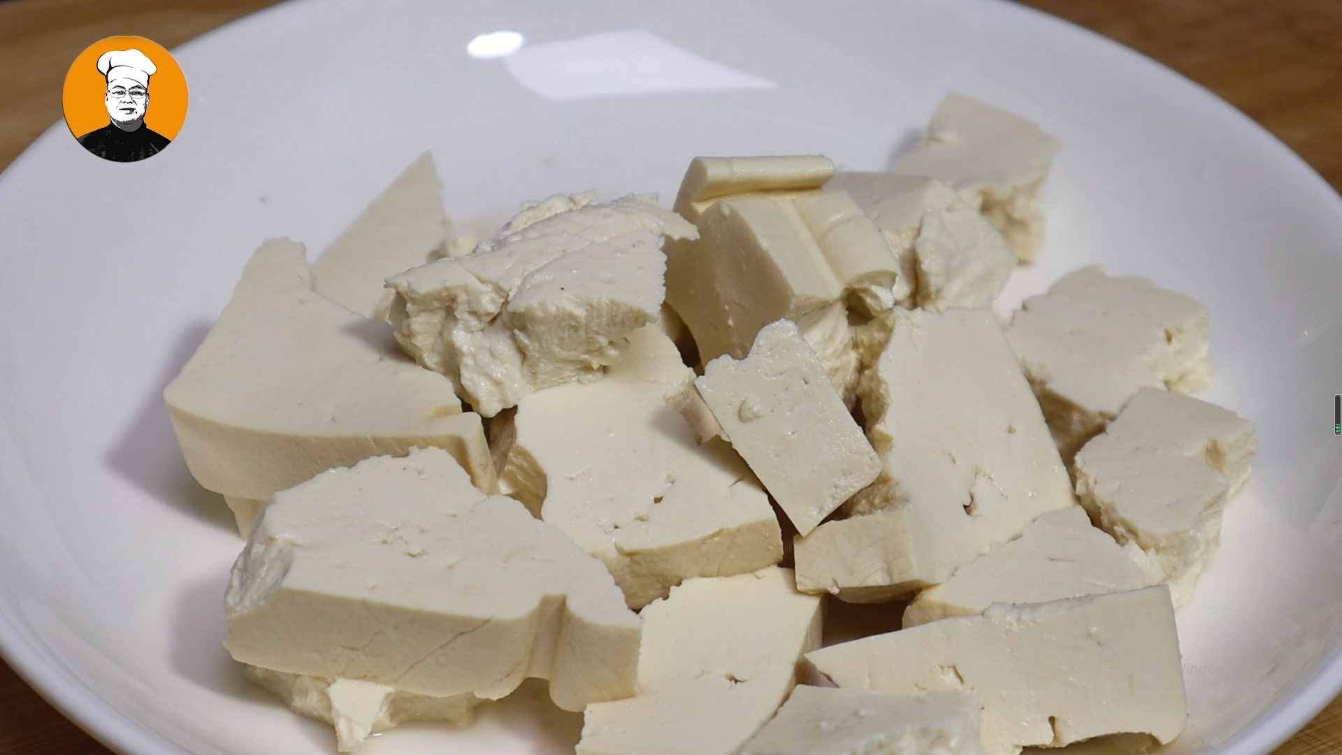 红烧豆腐好吃有诀窍，大厨分享不一样的做法，鲜嫩入味下酒又下饭