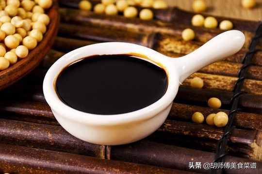 终于知道生抽、老抽、味极鲜、蚝油之间的区别和用法了，值得收藏