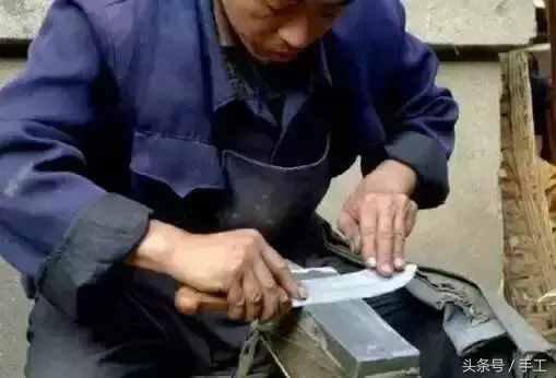 老厨师教你如何磨刀，正确的磨刀技巧。