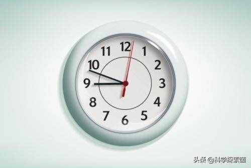 地球为什么存在自转和公转？