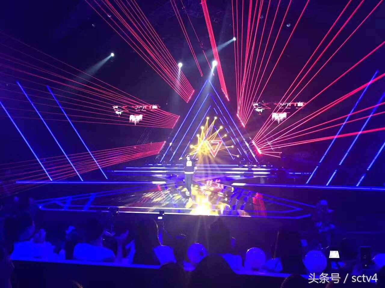 快乐男声成都赛区总决赛 小鲜肉与花美男谁与争峰