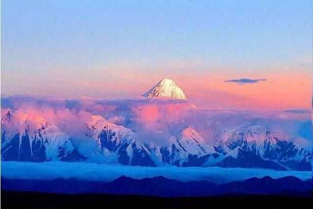 世界第一高峰不再是珠穆朗玛峰，这三座山都比它高！