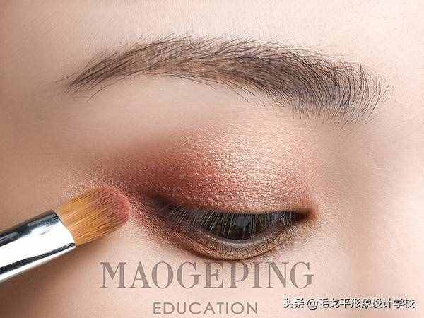 最不容易出错的下垂狗狗眼妆画法，无辜萌妹感尽显