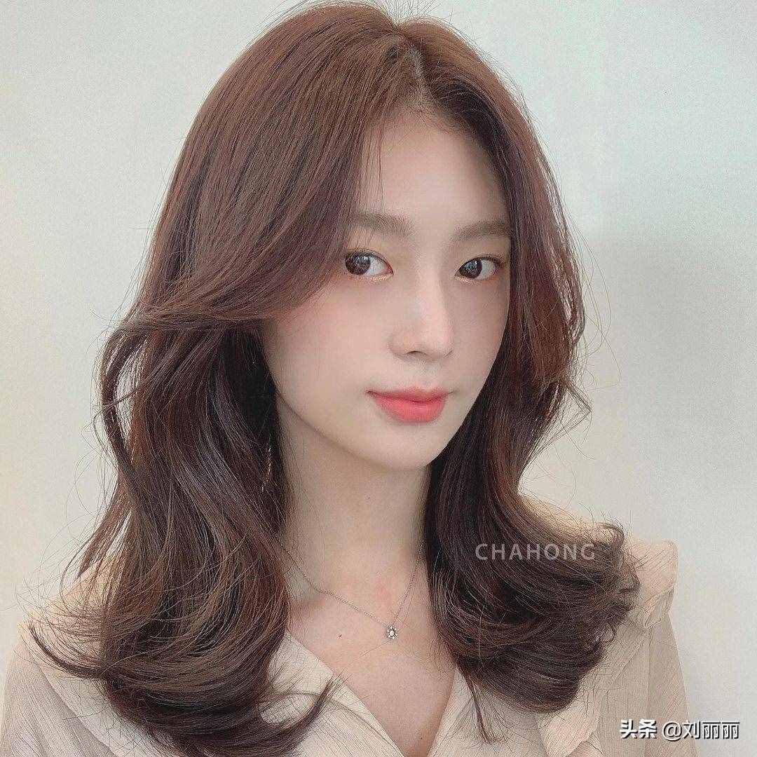 女发不能乱剪，16款时尚发型送给大家，好看瘦脸不显老