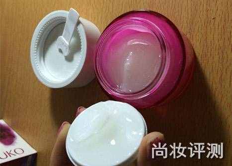 牛尔森玫瑰雪耳保湿晚安冻膜测评