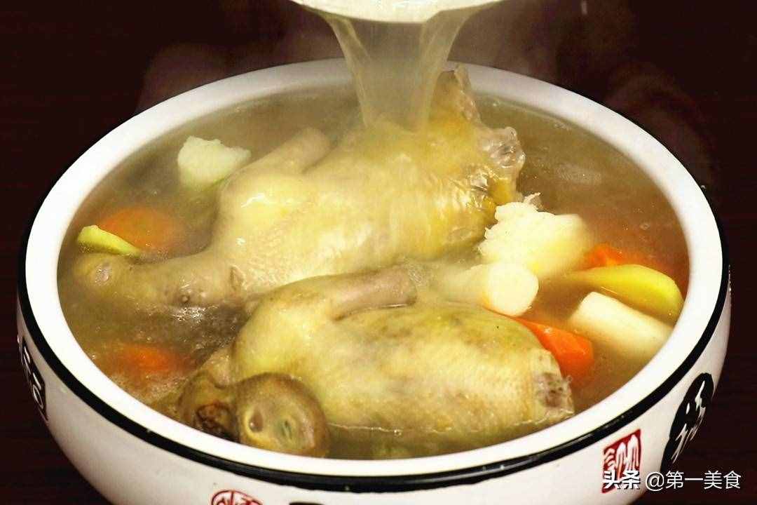 一鸽胜九鸡，炖鸽子汤需要焯水吗？教你正确做法，肉嫩汤鲜营养高