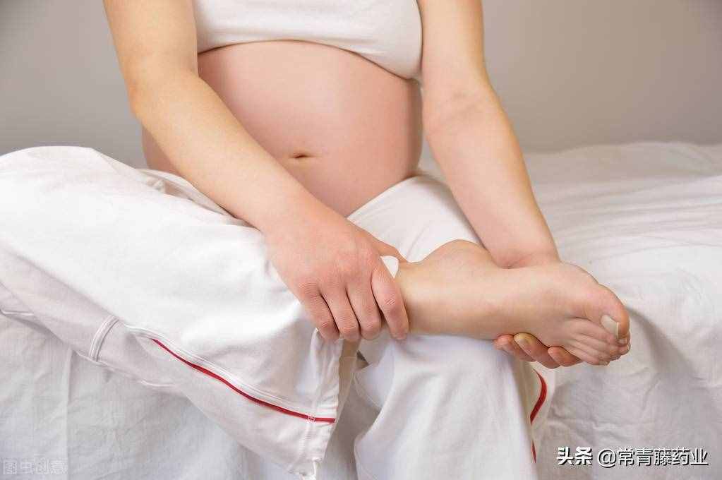 女性怀孕之后，为什么会有孕期水肿的情况？要怎么预防呢？