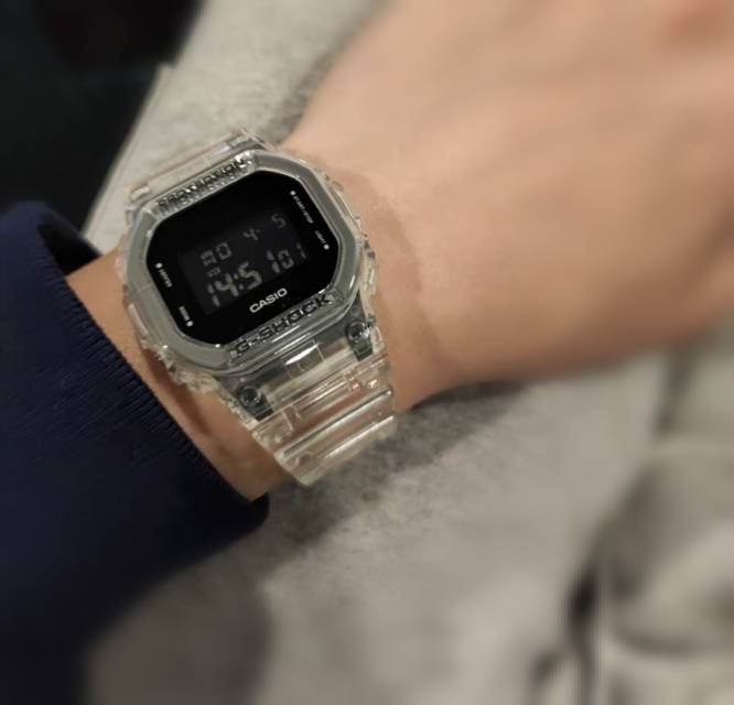 冰韧出鞘!卡西欧G SHOCK,屹立40年的“表圈颜王”