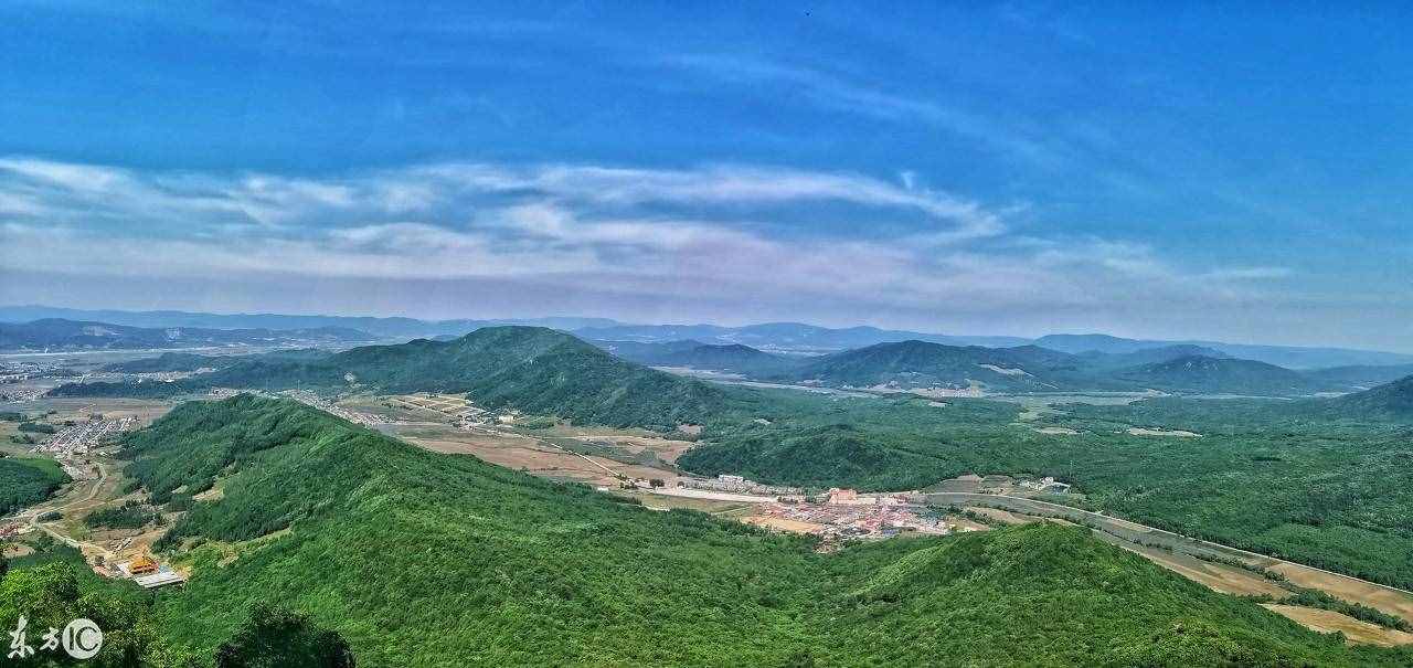 帽儿山位于黑龙江省南部尚志市帽儿山镇，距离哈尔滨市84公里