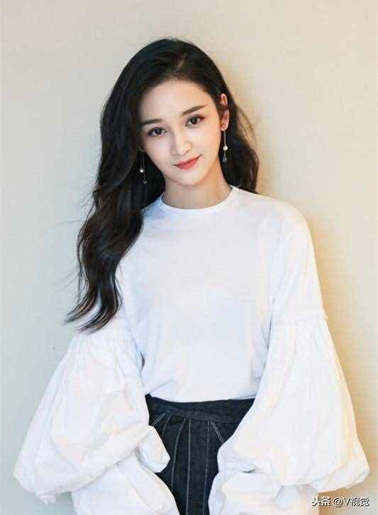 迪丽热巴、李溪芮、王一楠、王一菲等主演《漂亮的李慧珍》