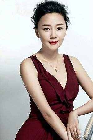 迪丽热巴、李溪芮、王一楠、王一菲等主演《漂亮的李慧珍》