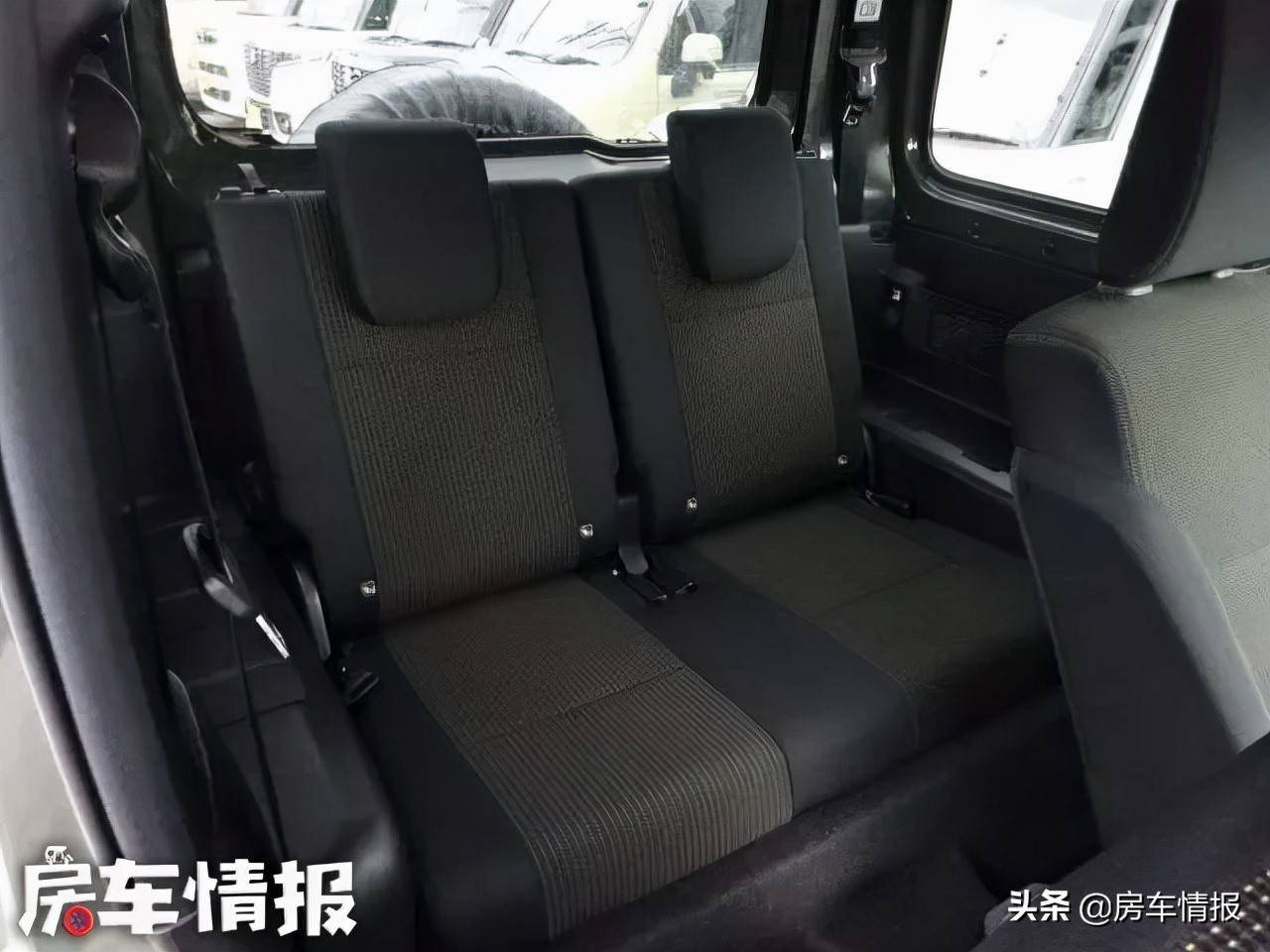 铃木吉姆尼床车来啦！不仅越野性能好，到了野外还能变大床睡觉