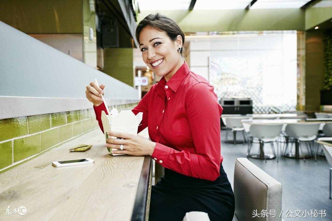 提高写作能力：大赛闭幕主持词致辞2连发，搞定整个赛事万能模板