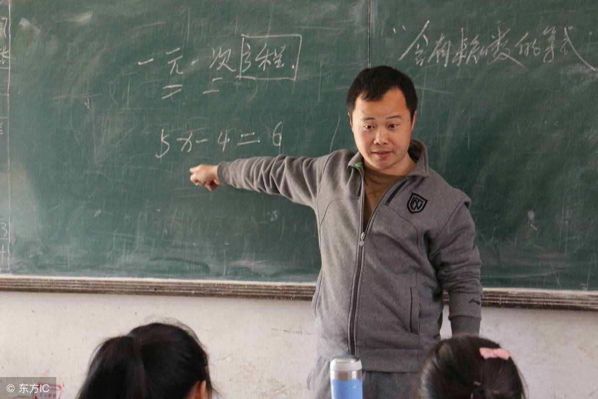 骨干教师个人总结如何突出自身优势与特点？送两篇范文学习借鉴！