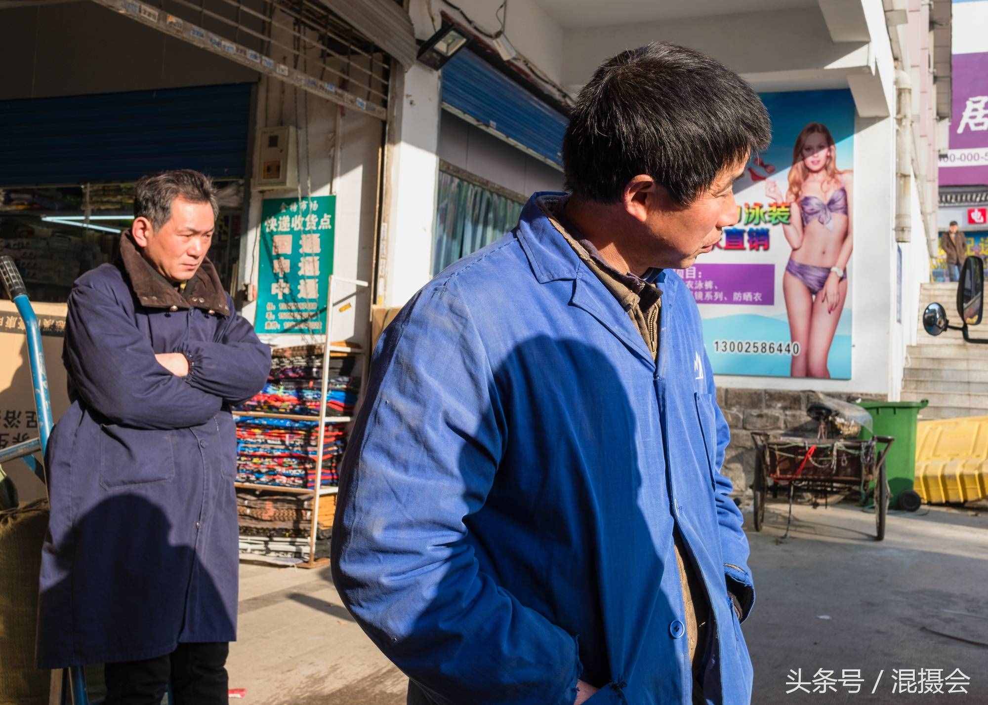 南京城里的大市场比农村大集还热闹，年货开挂，最红的才是最火的