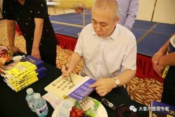 「成交高于一切」：在销售时，你如何巧妙利用传真机带来大订单？