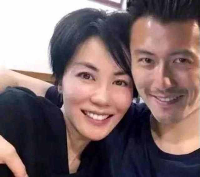 圈内5对热恋的姐弟恋告诉我们：只要有钱有颜，年龄根本不是事儿
