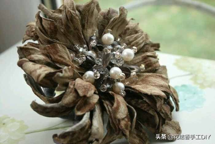手工DIY：差点扔掉的碎皮子，原来能做成这么多美丽饰品